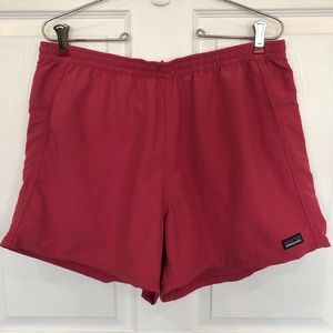 Patagonia Baggies shorts with elastic waist and pockets. Pink. L